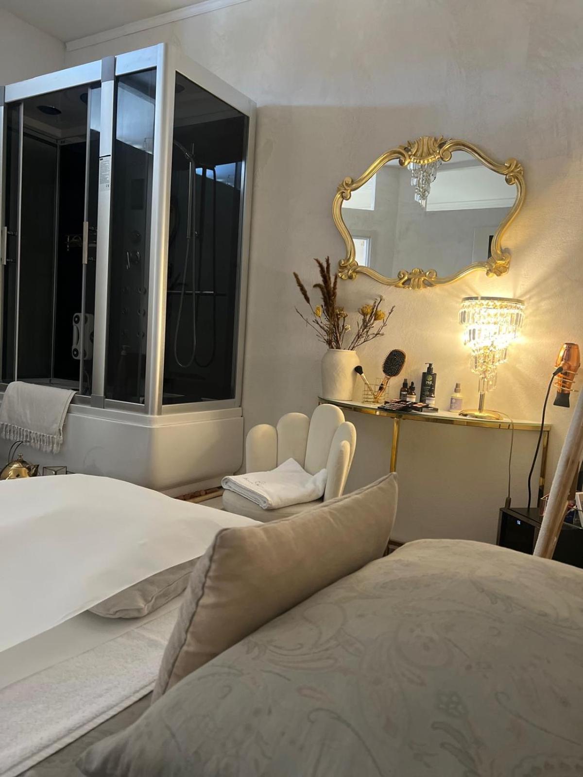 San Nicola La Strada Femme Noir Luxury Spa Experience מראה חיצוני תמונה