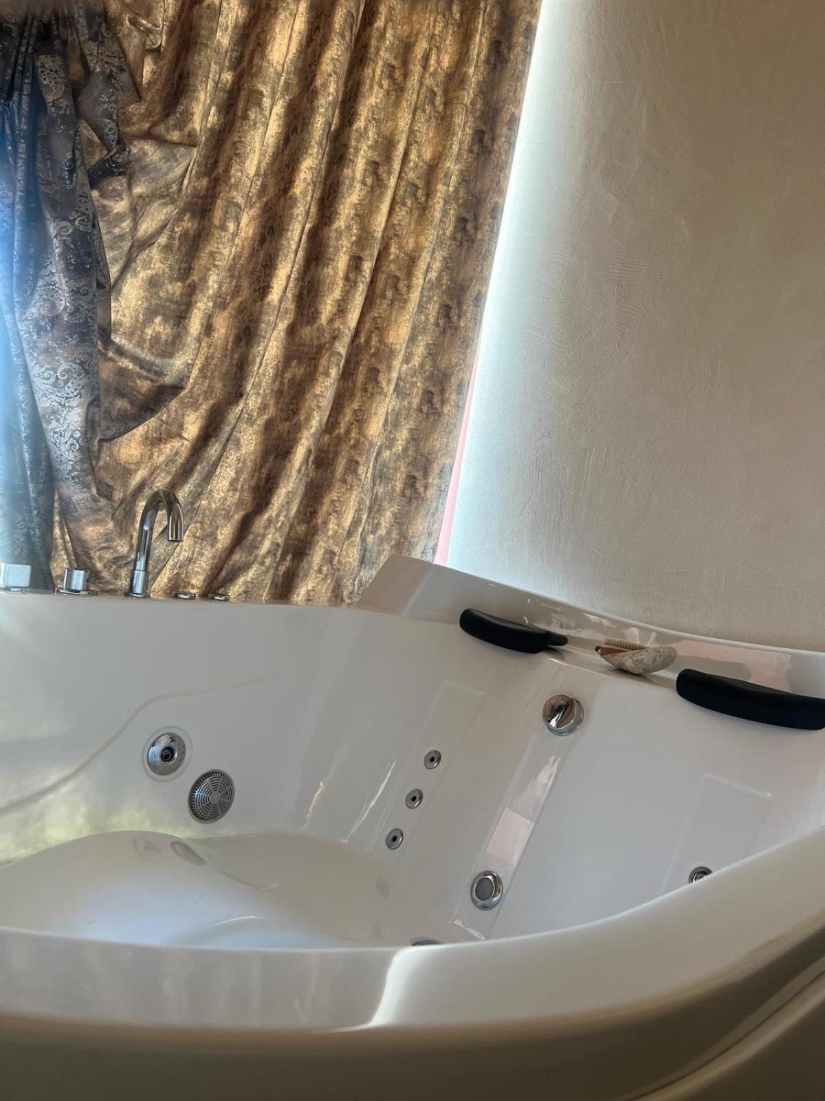 San Nicola La Strada Femme Noir Luxury Spa Experience מראה חיצוני תמונה
